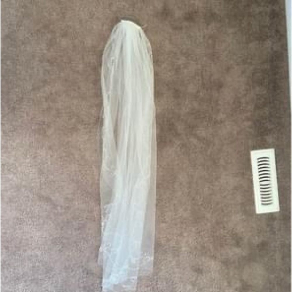 Bridal veil - Picture 3 of 4